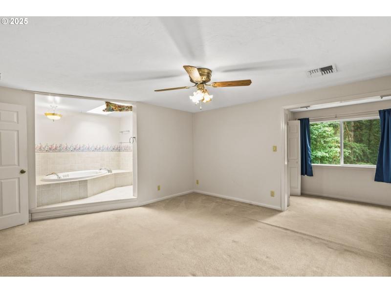 Bedroom, Owner's Suite