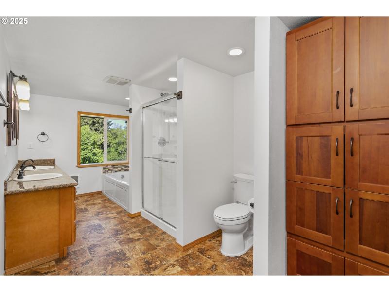 Owner's Suite Bathroom