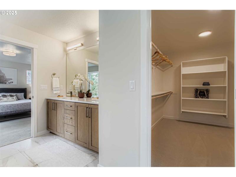 Bedroom, Owner's Suite