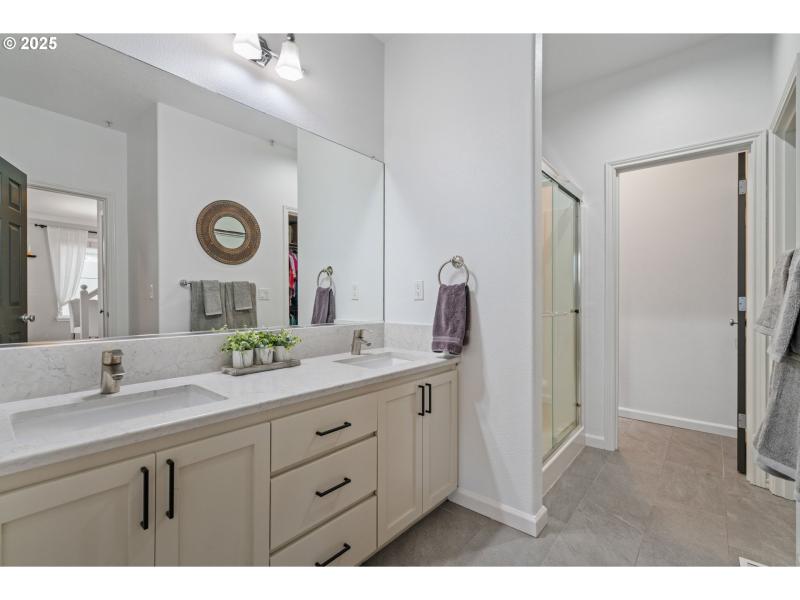 Owner's Suite Bathroom