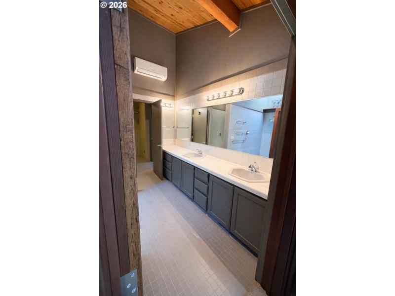 Owner's Suite Bathroom