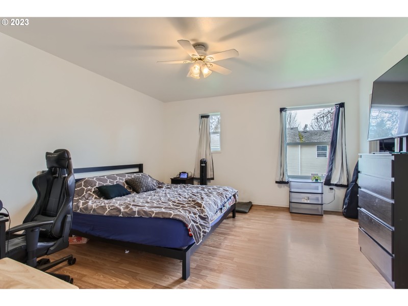 Bedroom, Primary