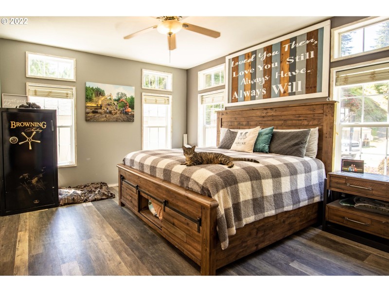 Bedroom, Primary