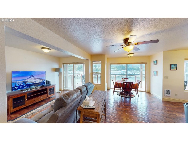 Living Room/Dining Room