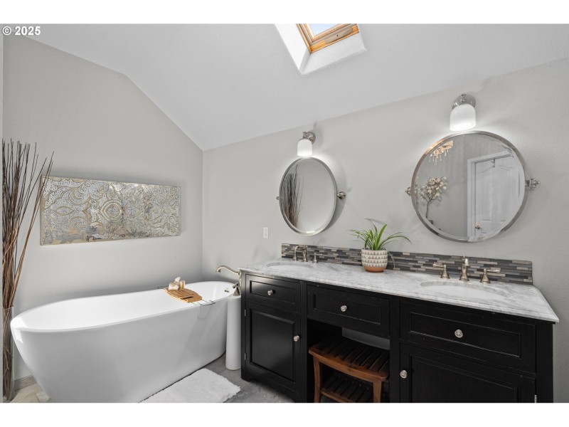 Owner's Suite Bathroom