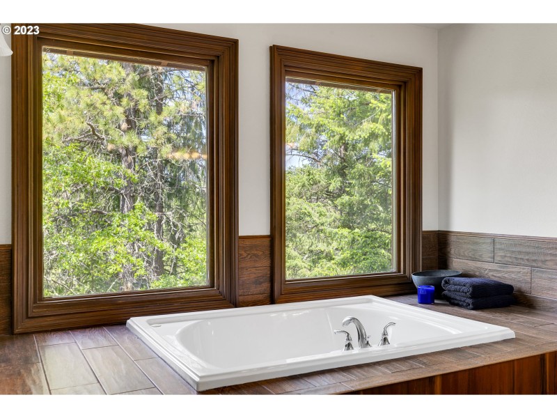 Owner's Suite Bathroom