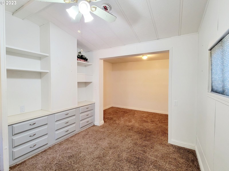 Bedroom, Primary