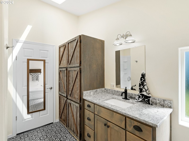 Owner's Suite Bathroom