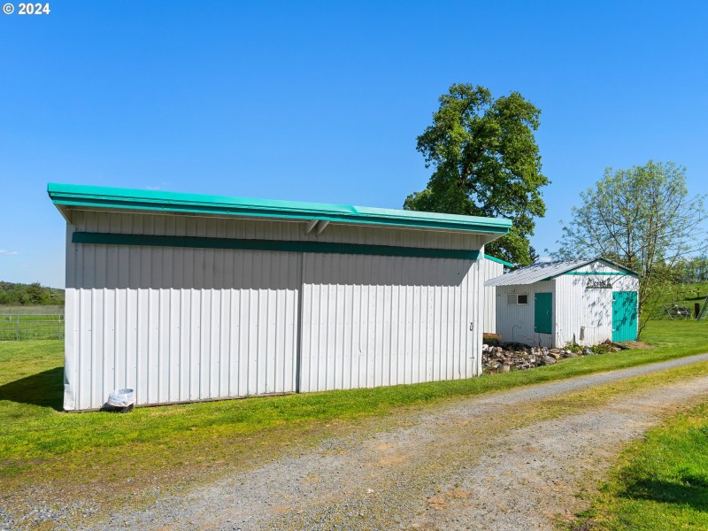 Barn