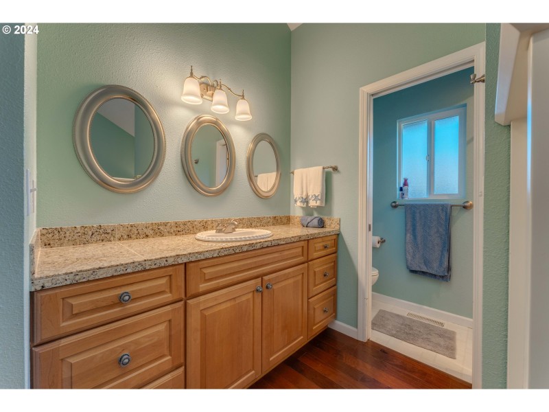 Owner's Suite Bathroom