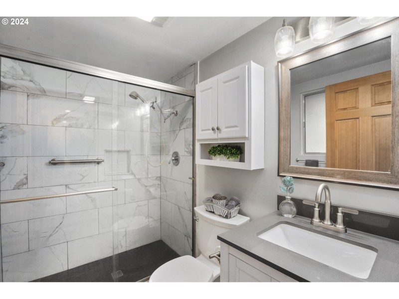 Owner's Suite Bathroom