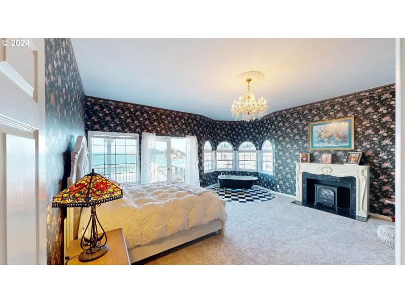 Bedroom, Primary