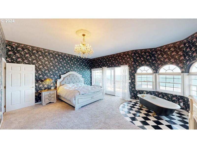 Bedroom, Primary