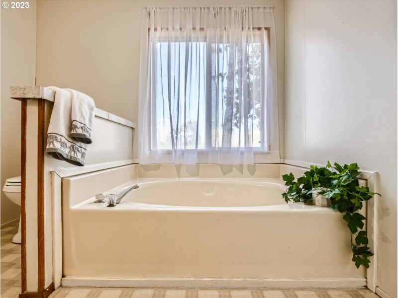 Owner's Suite Bathroom