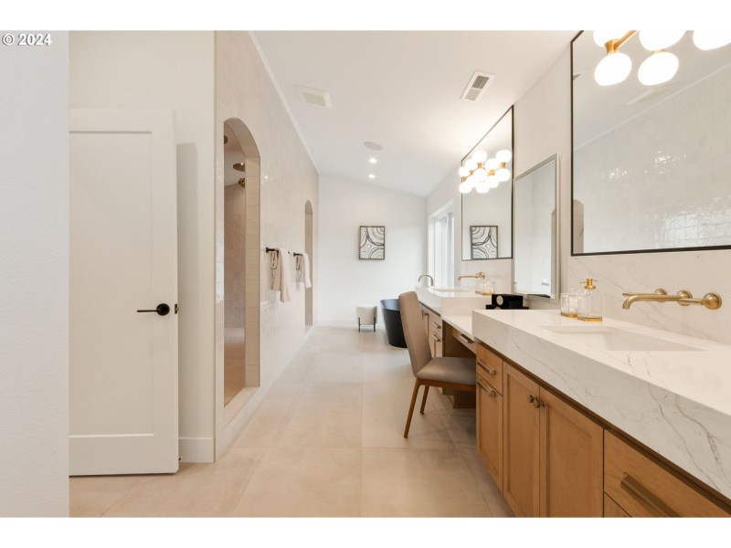 Owner's Suite Bathroom