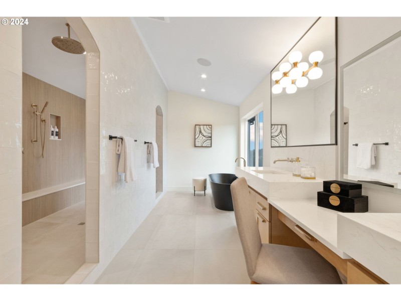 Owner's Suite Bathroom