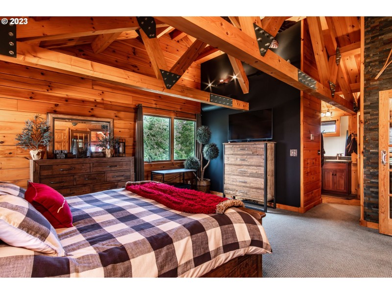 Owner's Suite Bedroom