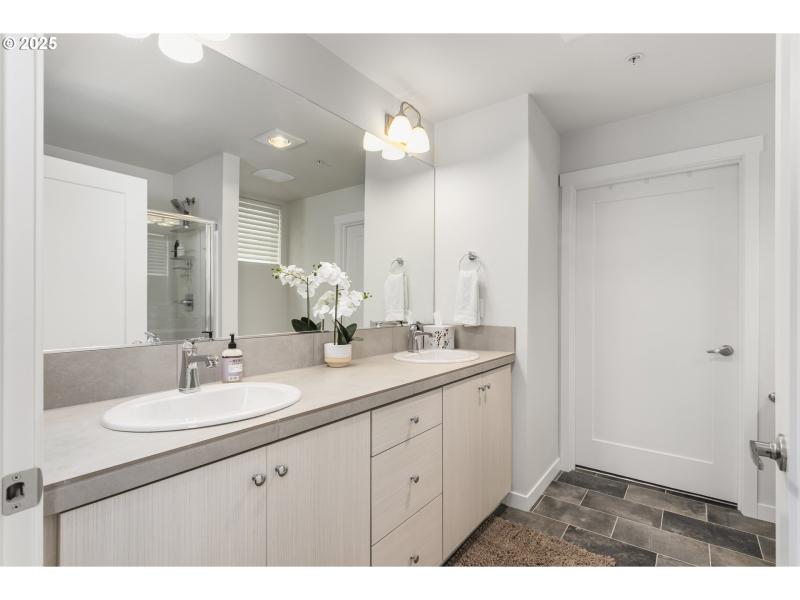 Owner's Suite Bathroom