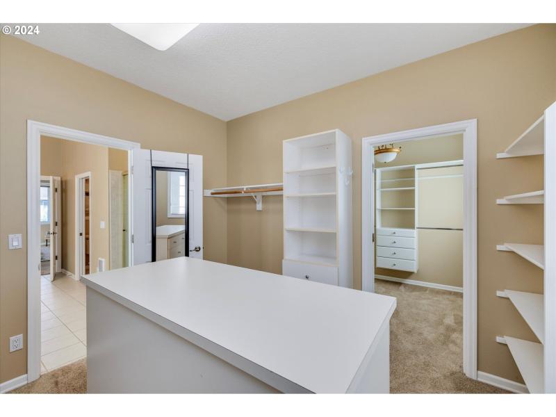 Bedroom, Owner's Suite