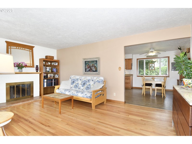 Living Room/Dining Room