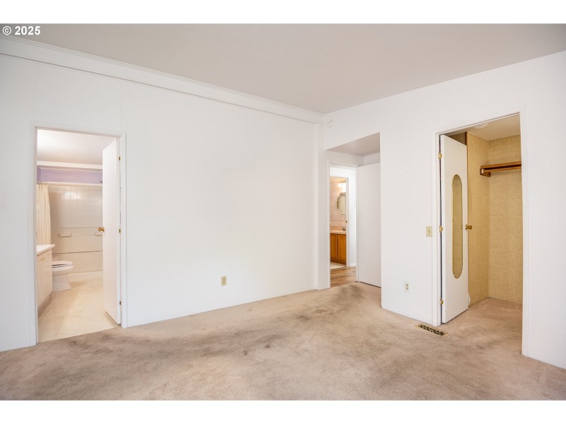 Bedroom, Owner's Suite