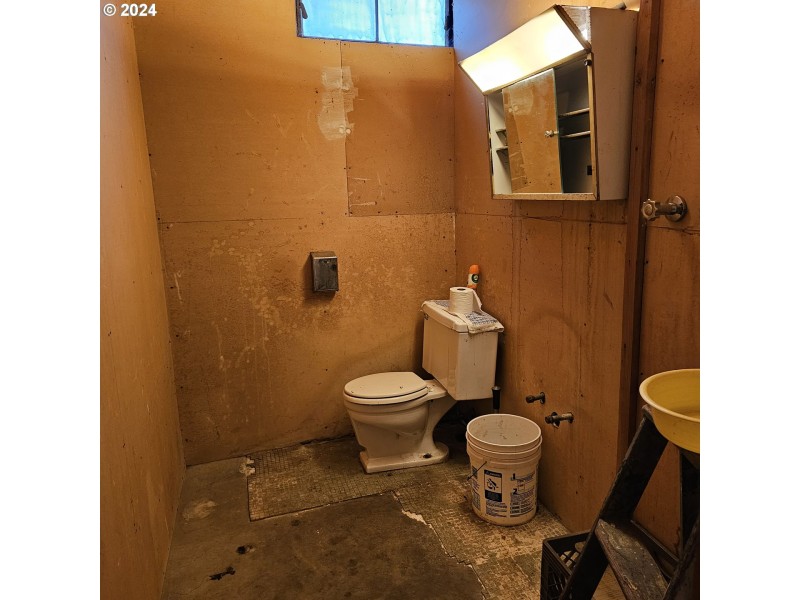 Partial Bath