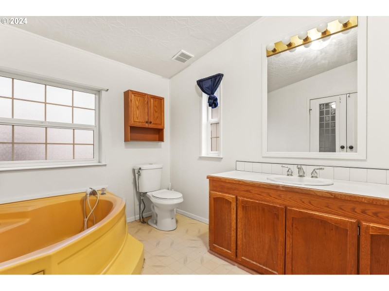 Owner's Suite Bathroom