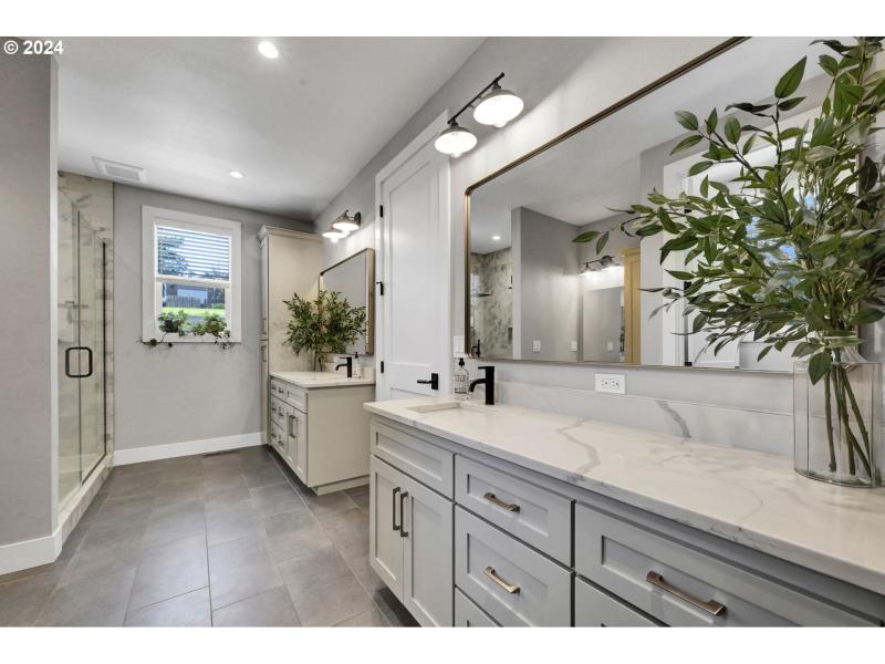 Owner's Suite Bathroom