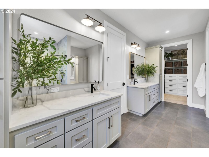 Owner's Suite Bedroom