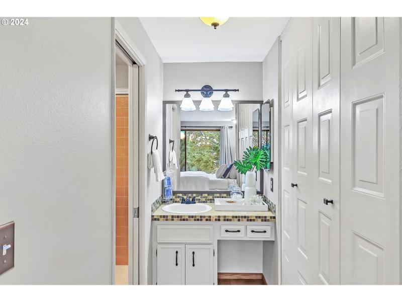 Owner's Suite Bathroom