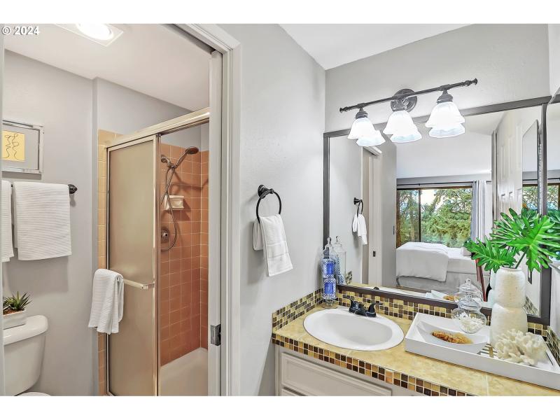 Owner's Suite Bathroom