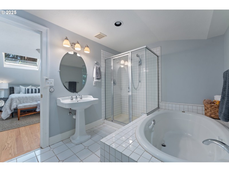 Owner's Suite Bathroom