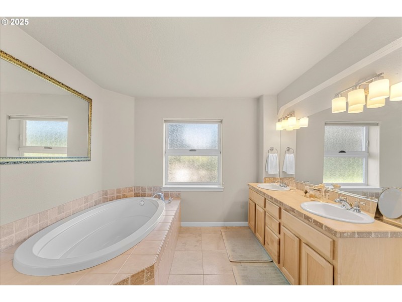 Owner's Suite Bathroom