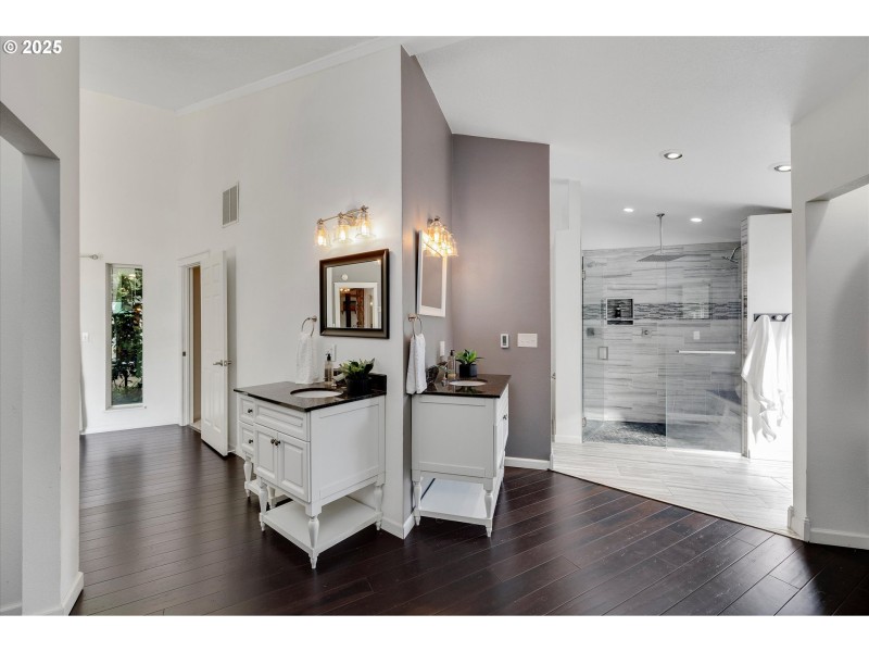 Owner's Suite Bathroom