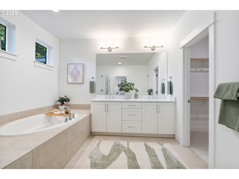 Owner's Suite Bathroom