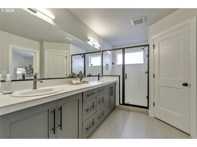 Owner's Suite Bathroom