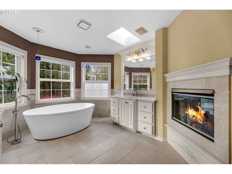 Owner's Suite Bathroom