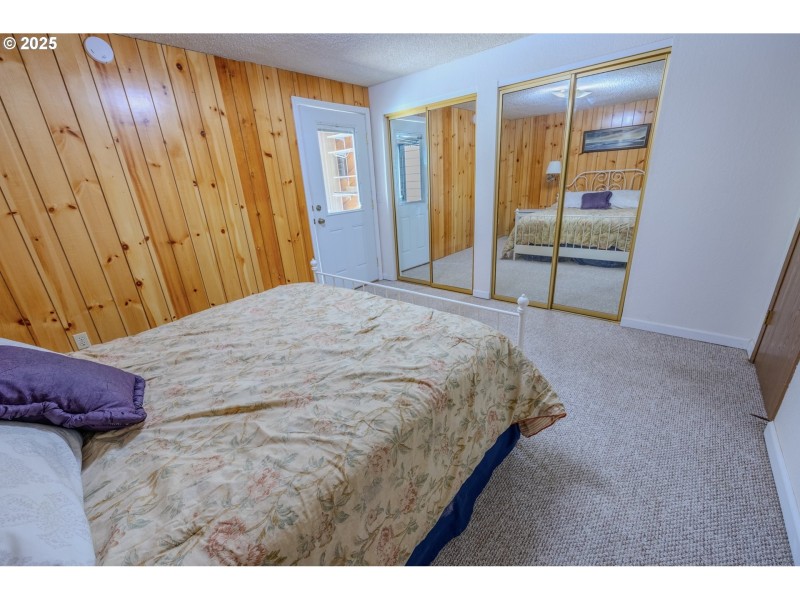 Bedroom, Primary