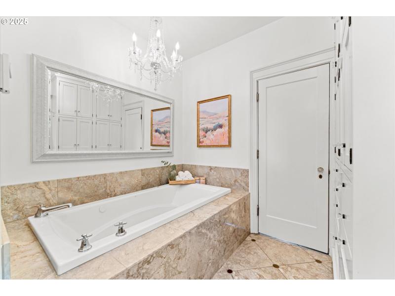 Owner's Suite Bathroom