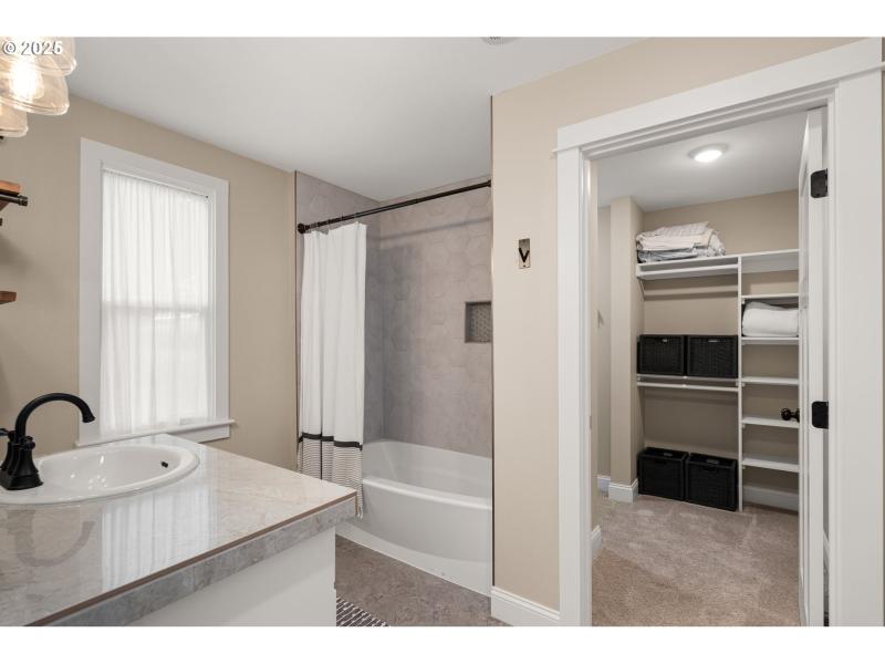 Owner's Suite Bathroom