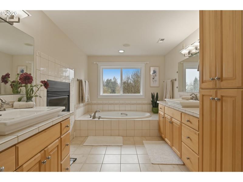 Owner's Suite Bathroom