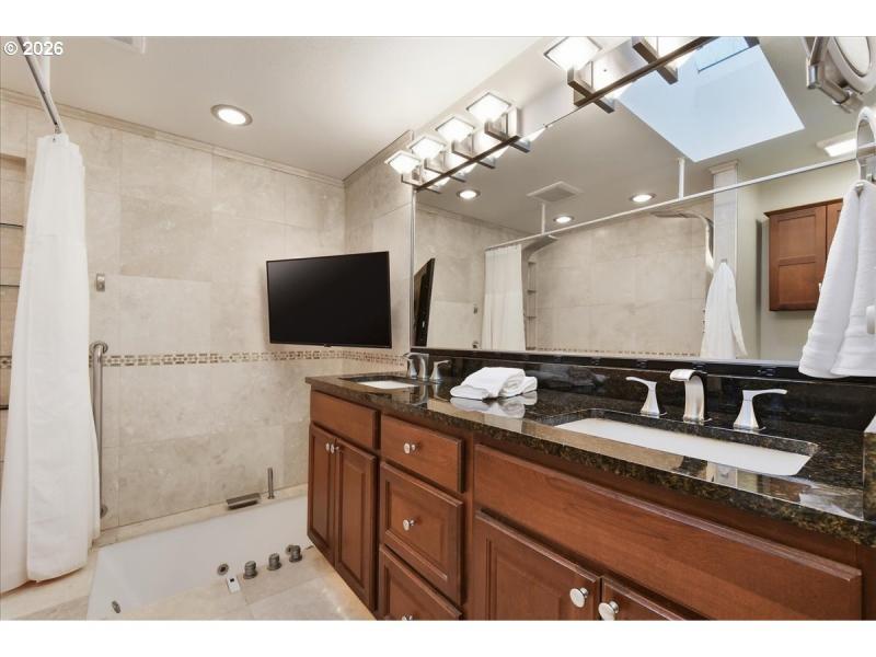 Owner's Suite Bathroom