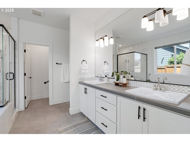 Bathroom, Attached