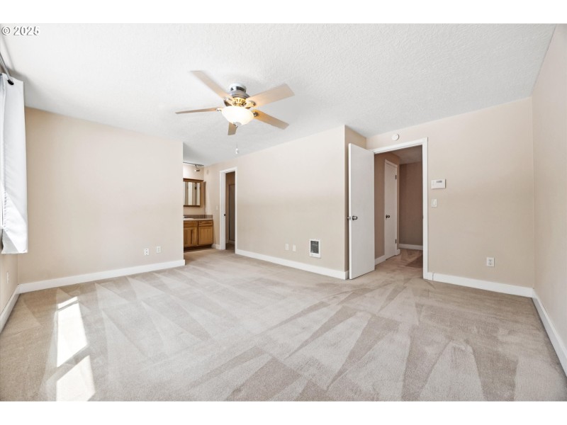 Bedroom, Primary