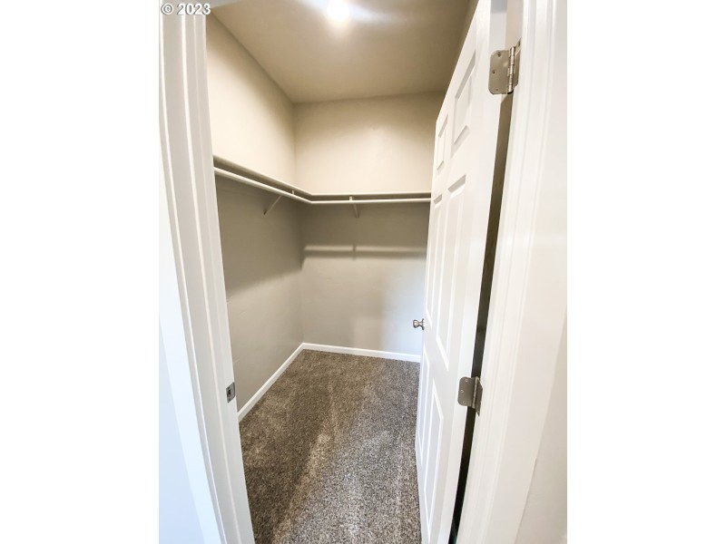Bedroom, Primary