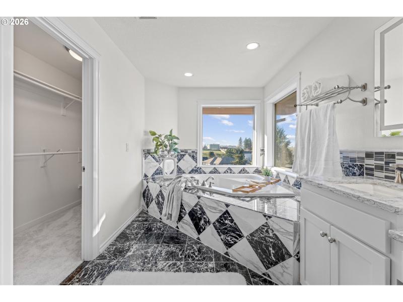 Owner's Suite Bathroom