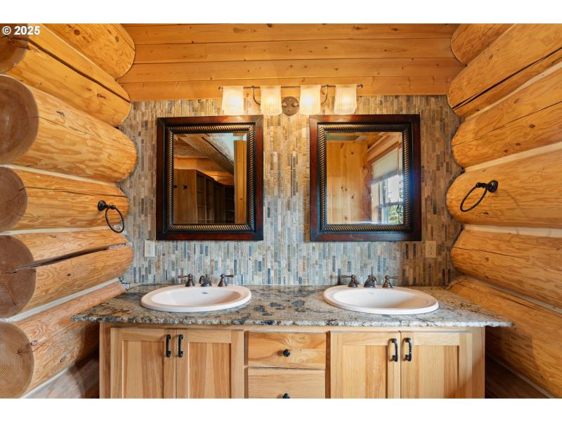 Owner's Suite Bathroom