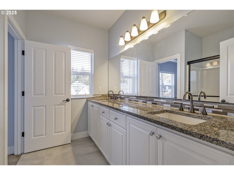 Owner's Suite Bathroom