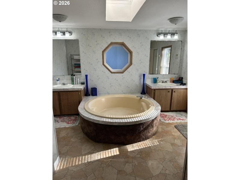 Bedroom, Owner's Suite