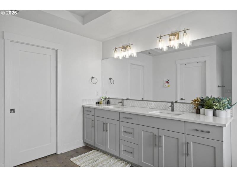 Owner's Suite Bathroom